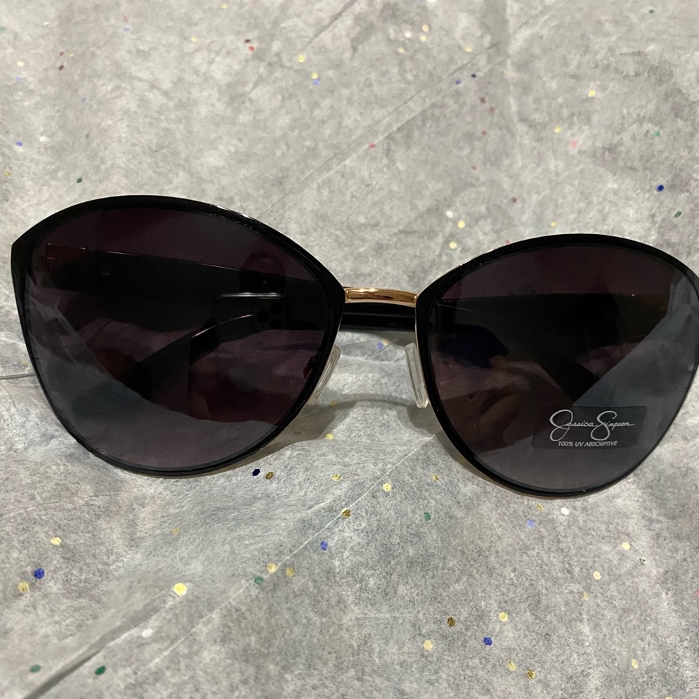 New sunglasses - Picture 6 of 6